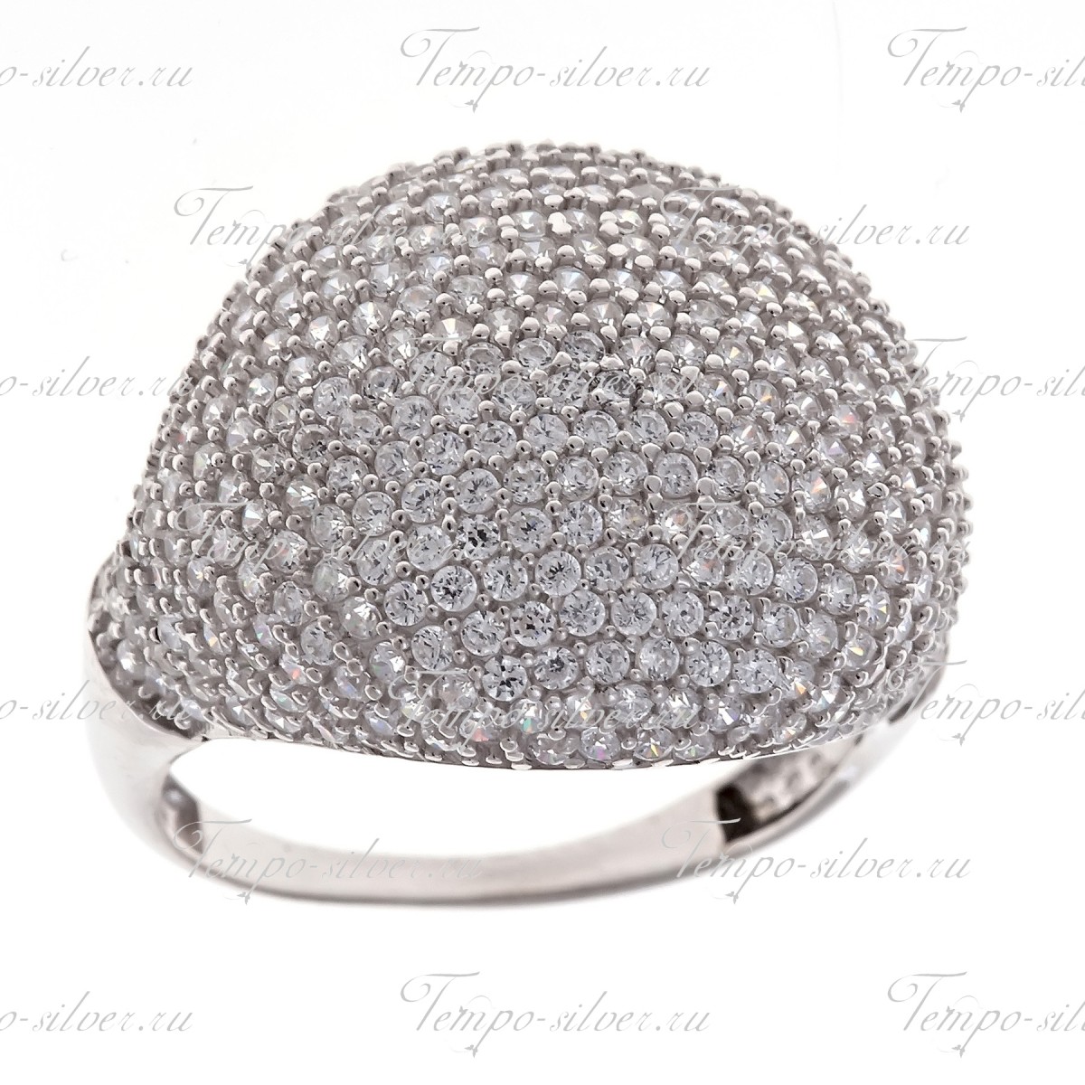 Кольцо из серебра с широкой выпуклой поверхностью, украшенной россыпью белых камней цена
