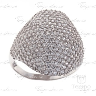 Кольцо из серебра выпуклой формы с россыпью камней по всей широкой поверхности