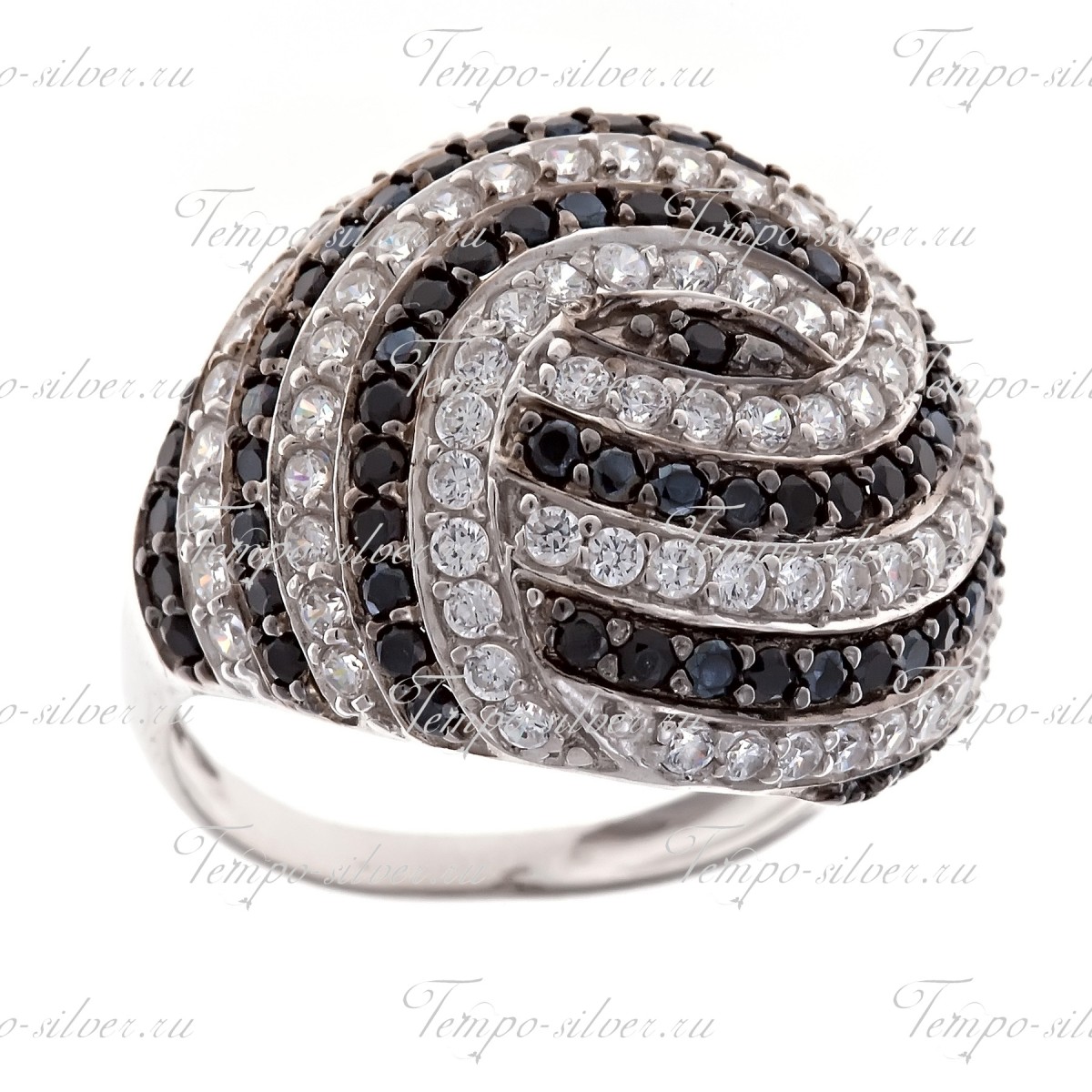 Кольцо из серебра выпуклой формы с чередующимися волнообразными рядами из черно-белыми камнями цена