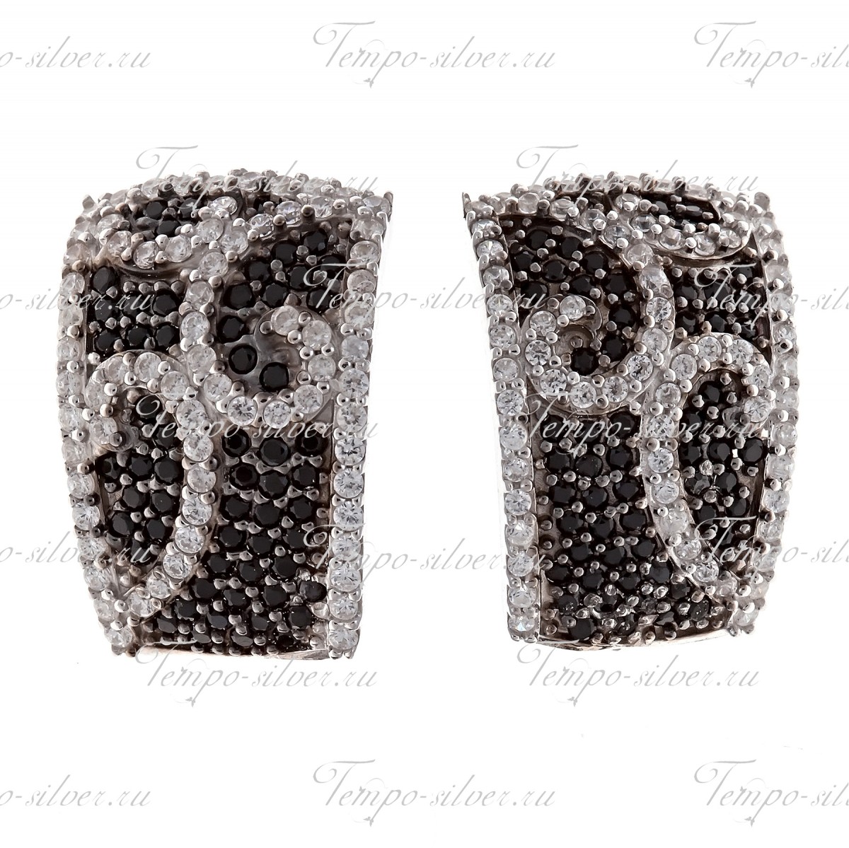 Серьги из серебра широкой формы с узором из черно-белых камней