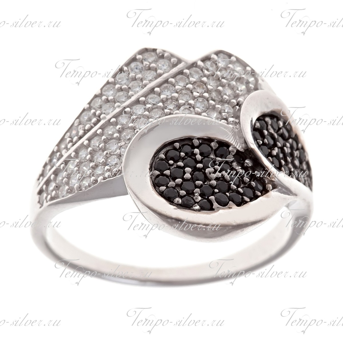 Кольцо из серебра с двумя лепестками из черных камней