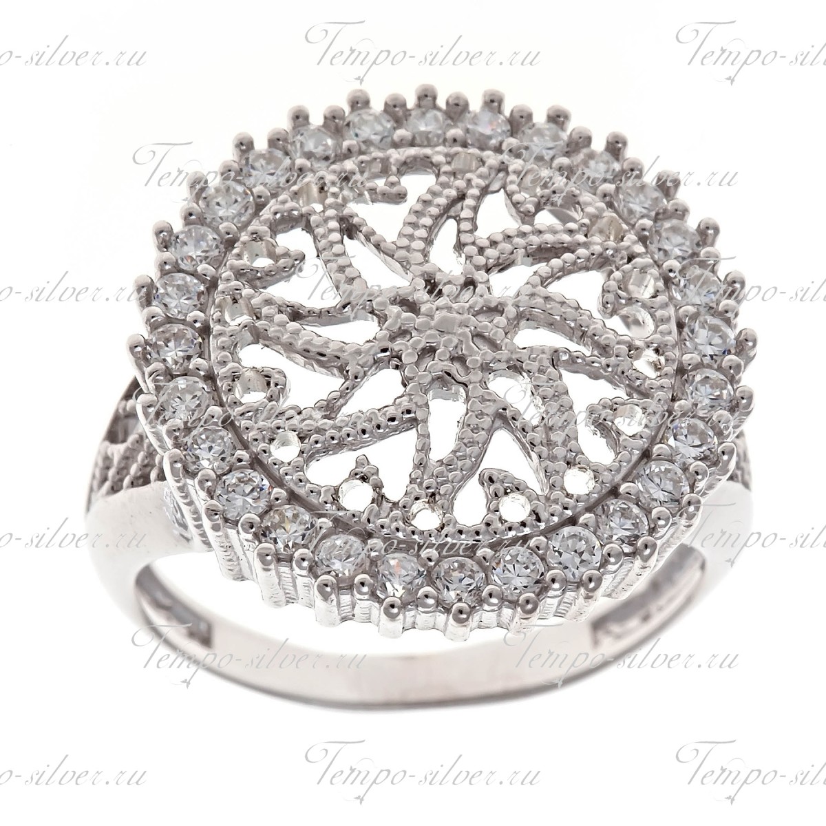 Кольцо из серебра круглой формы с выпиленным узором по центру и белыми камнями по кругу цена