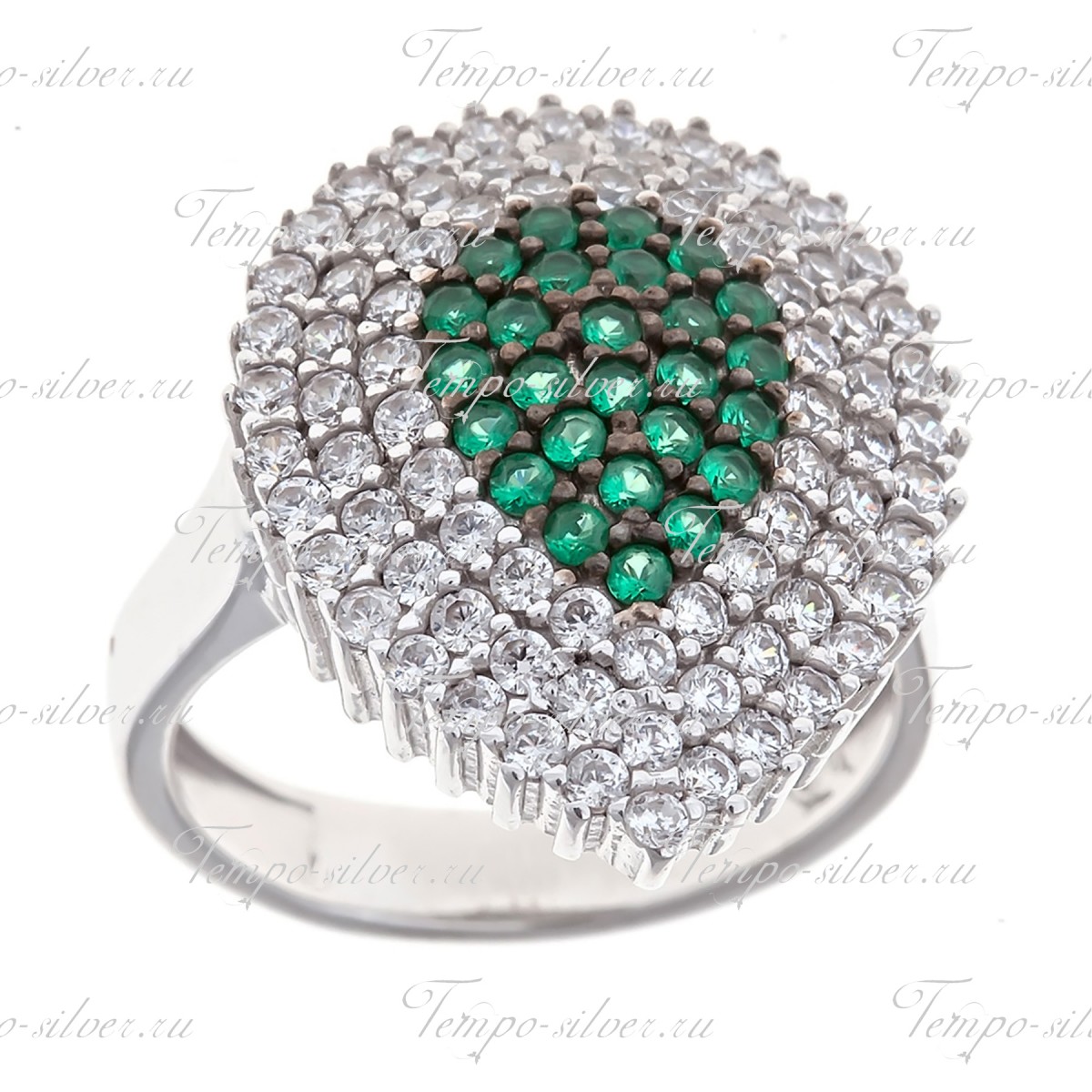 Кольцо из серебра каплевидной модели с серединкой из зеленых камней