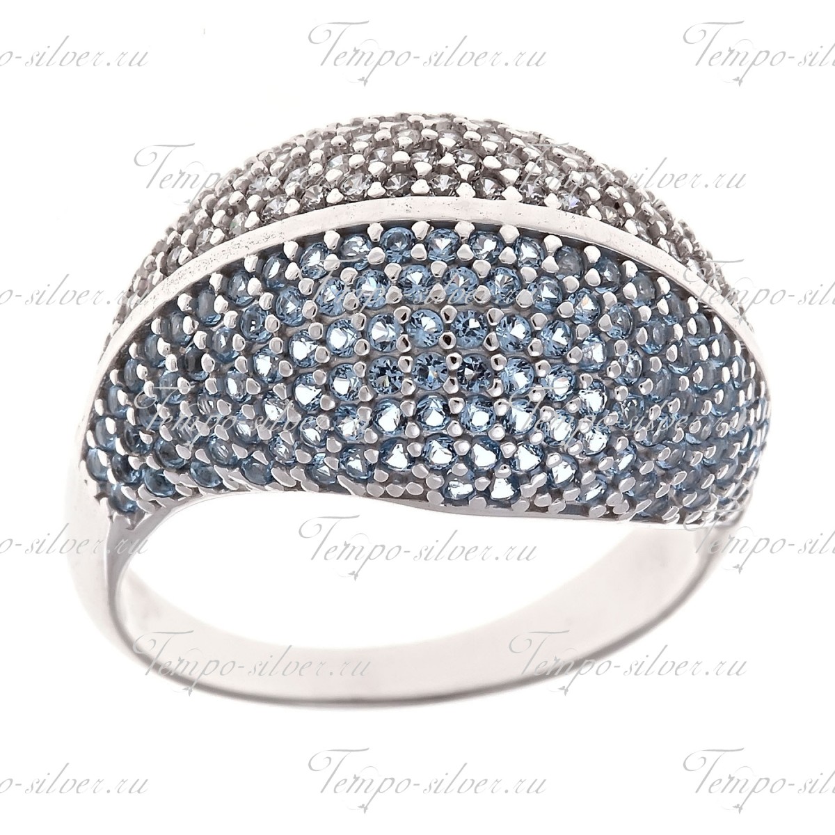 Кольцо из серебра выпуклой формы с половинками из белых и голубых камней