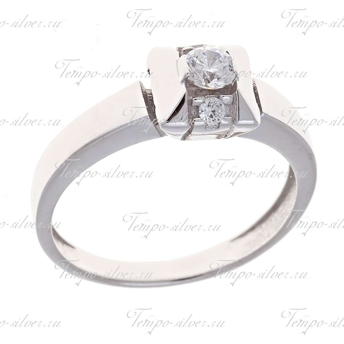 Кольцо из серебра с квадратной шинкой, декорированной белыми цирконами цена