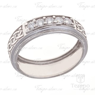 Перстень из серебра с белыми камнями и узором