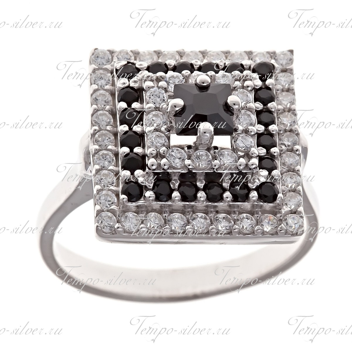Кольцо серебряное квадратной формы с черными камнями