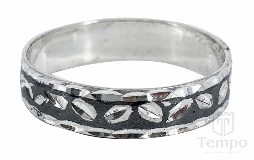 Кольцо с чернью и глубокой резьбой из серебра 925 пробы «Зиг-Заг»