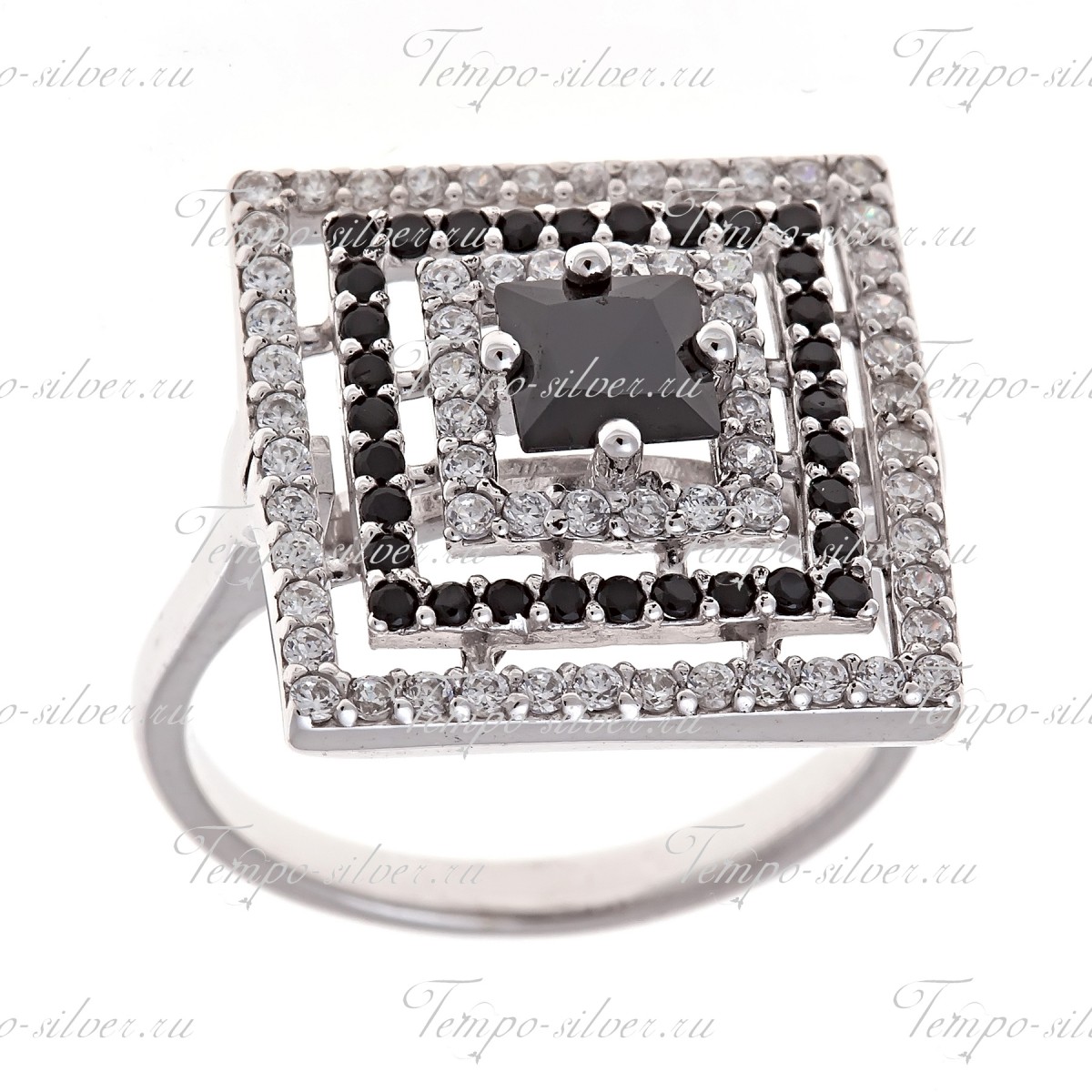 Кольцо серебряное квадратное 3-х рядное с черными камнями