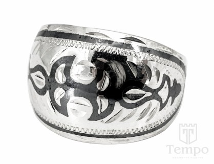 Серебряное широкое кубачинское кольцо с чернью и гравировкой «Благо» 