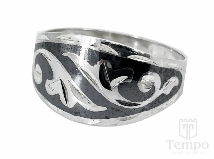 Серебряное кубачинское кольцо с чернью и гравировкой «Параллели» 