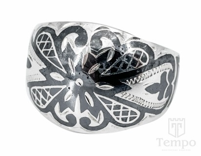Серебряное широкое кубачинское кольцо с чернью и гравировкой «Счастье» 