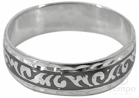 Серебряное узкое обручальное кольцо с чернением и гравировкой