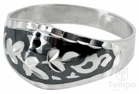 Серебряное кубачинское кольцо с чернением и гравировкой «Листопад» 
