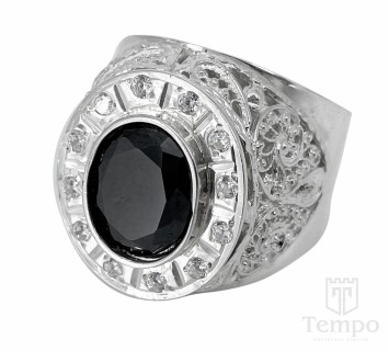 Перстень из серебра 925 пробы с круглым кварцем и цирконами «Маркиз»