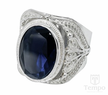 Перстень из серебра 925 пробы с синим овальным кварцем «Титул»
