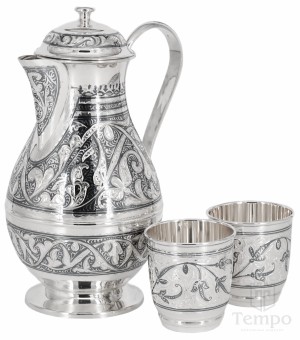 Набор из серебряного кувшина и двух стаканов «Узорница» на 1420 мл