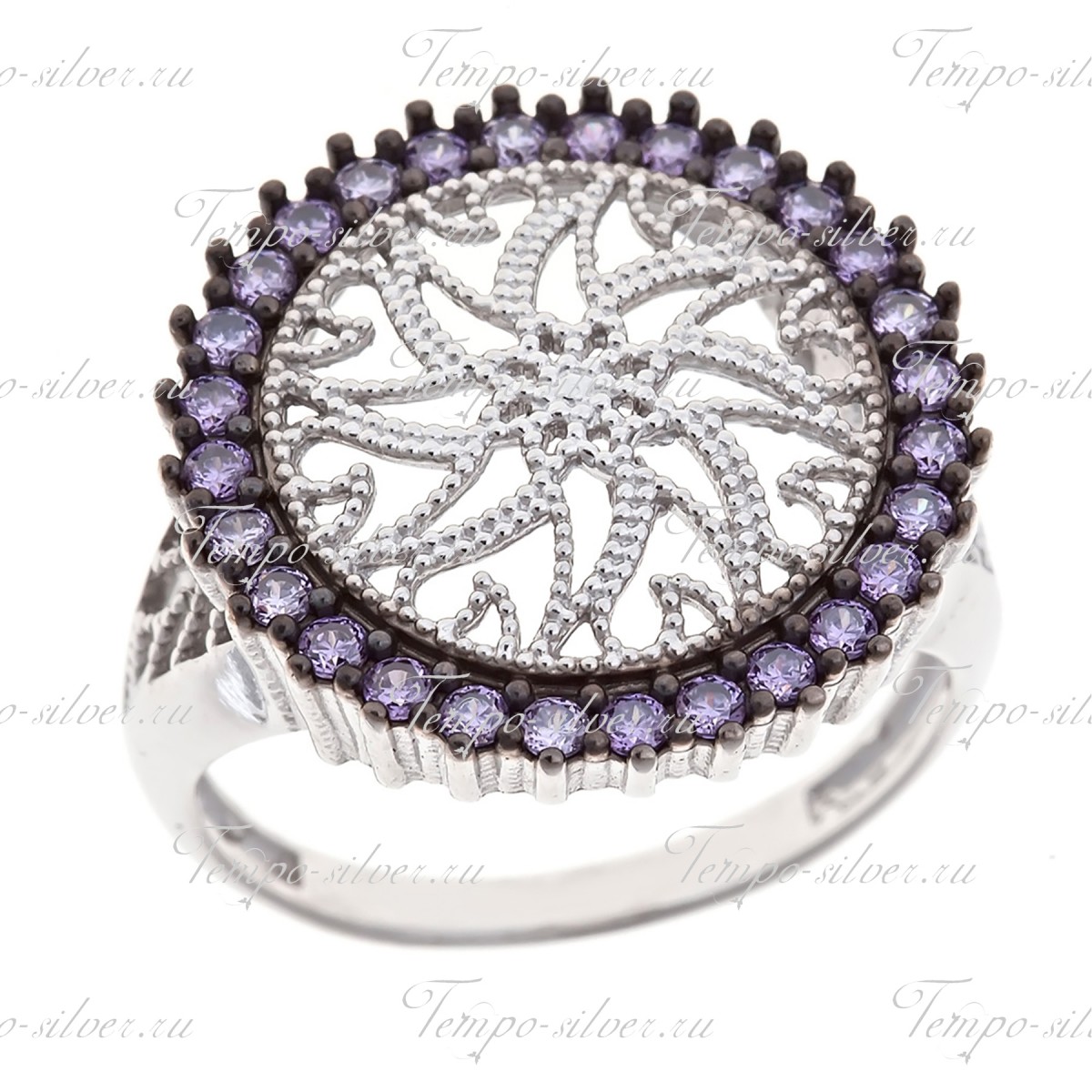 Кольцо из серебра ажурное круглой формы с фиолетовыми камнями