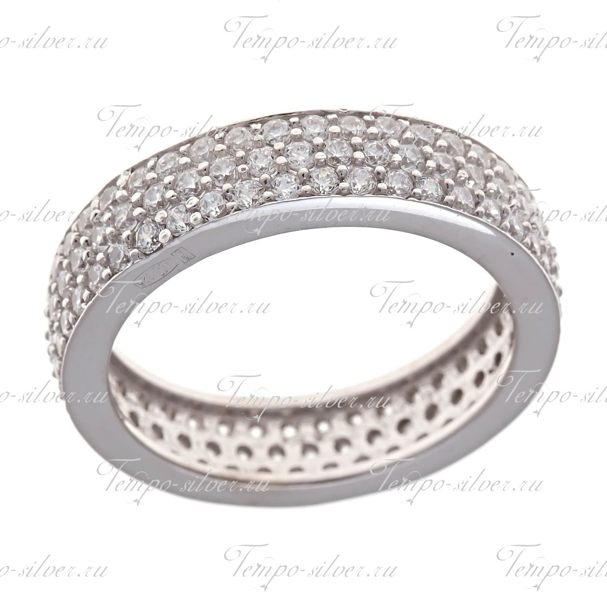 Кольцо из серебра обручальной формы, усыпанное тремя рядами белых камней цена