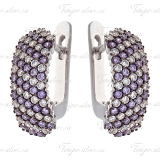 Серьги из серебра, украшенные чередующимися белыми и фиолетовыми куб.циркониями