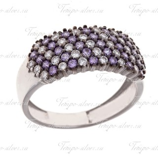Кольцо из серебра, украшенное чередующимися бело-фиолетовыми куб.циркониями