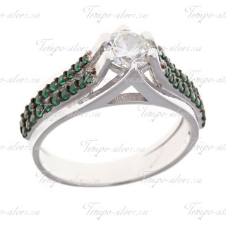 Кольцо из серебра с белым центральным камнем и россыпью зеленых камней