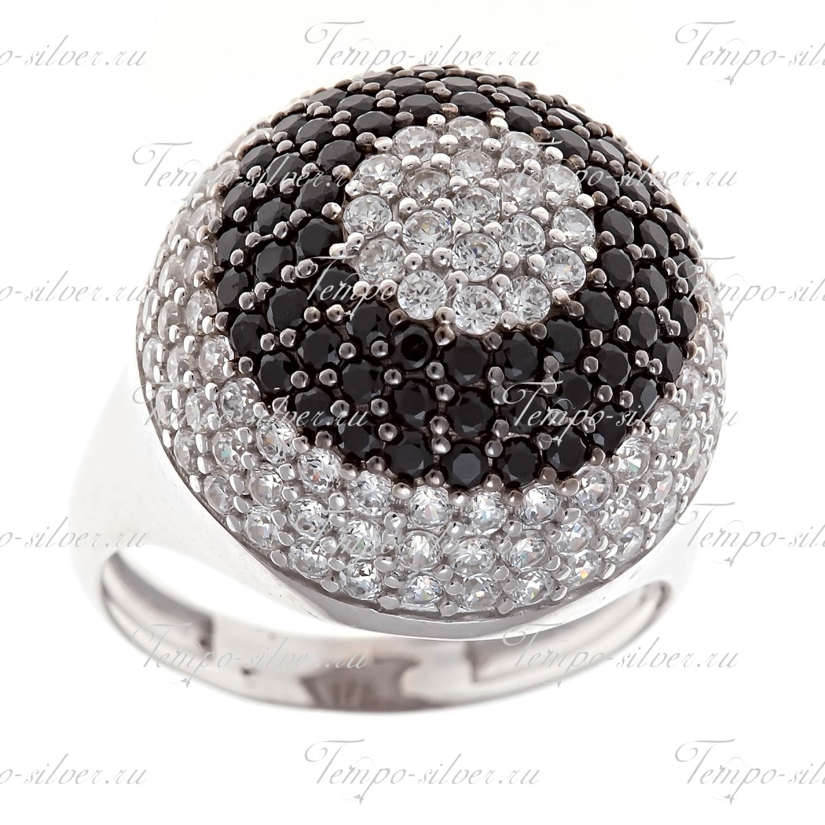 Кольцо из серебра с выпуклым шаром, украшенный черно-белыми камнями по кругу цена